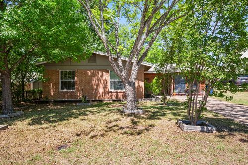 4606 S 2nd St, Austin, TX, 78745-2103 | Card Image