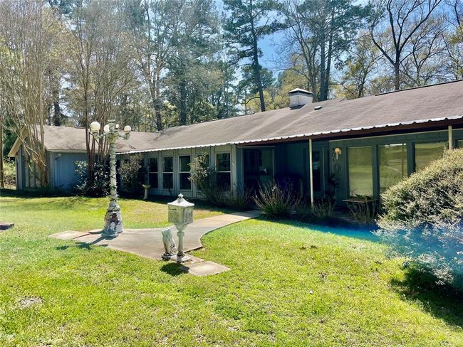 404 N Grace St, House other with 4 bedrooms, 3 bathrooms and 2 parking in Crockett TX | Image 7