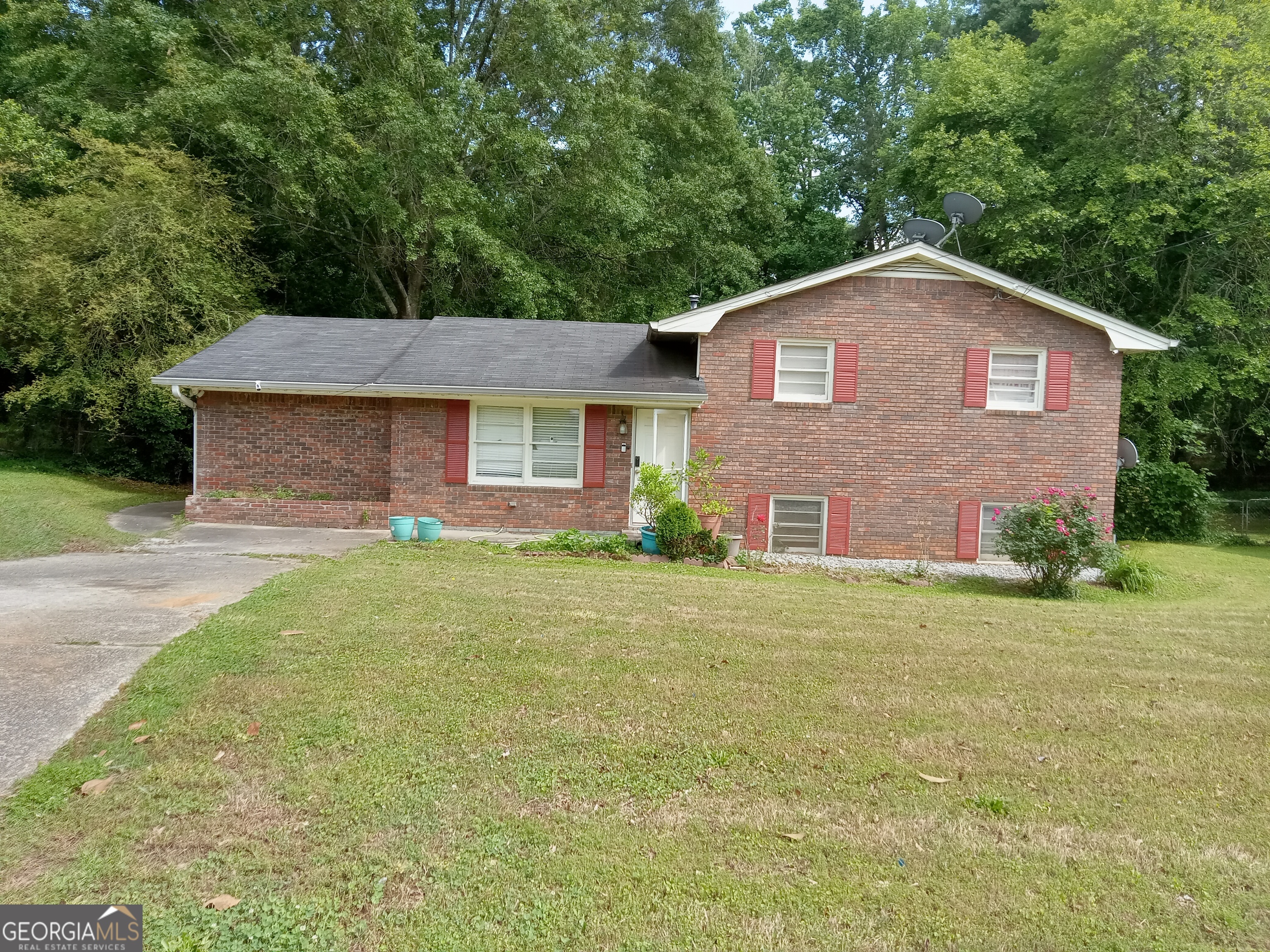 Burton Cir, Morrow, GA 30260