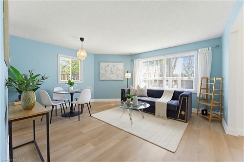 110-30 Hugo Cres, Kitchener, ON, N2M3Z2 | Card Image