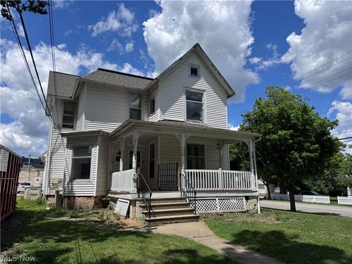 243 N Broadway St, Medina, OH, 44256-1903 | Card Image