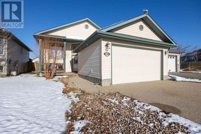 130 Paris Bay, House other with 5 bedrooms, 3 bathrooms and 5 parking in Fort Mcmurray AB | Image 2