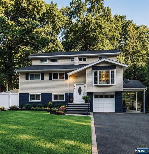 108 Evergreen Ave, Hopatcong, NJ, 07843-1908 | Card Image