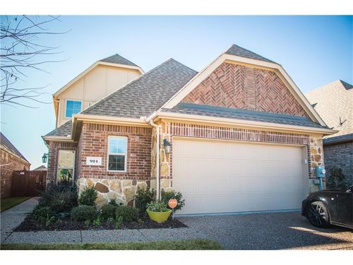 924 Eagle Creek Trl, Mckinney, TX, 75072-9160 | Card Image