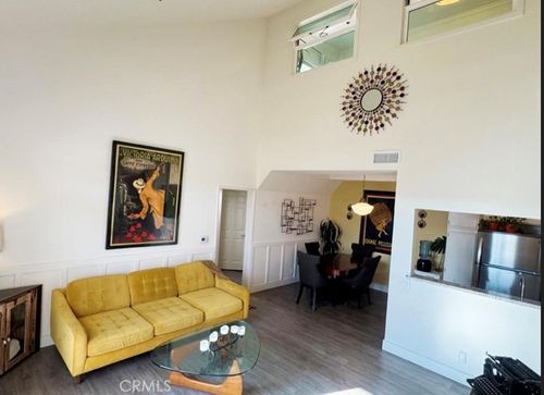 206-13801 Oxnard St, Van Nuys, CA, 91401 | Card Image