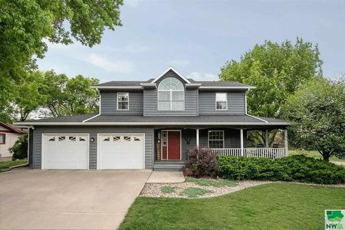 316 Iowa Ave Nw, Orange City, IA, 51041-1262 | Card Image