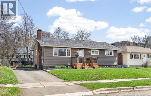 15 Bissett Ave, Moncton, NB, E1E2S8 | Card Image