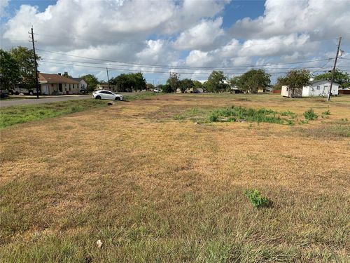 423 S Avenue H, Freeport, TX, 77541-4839 | Card Image