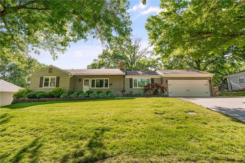 10000 Holly St, Kansas City, MO, 64114-4250 | Card Image