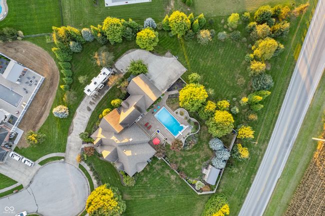 1675 Devonshire Dr, House other with 5 bedrooms, 5 bathrooms and null parking in Seymour IN | Image 16