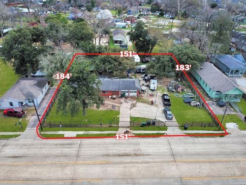 899 W Little York Rd, Houston, TX, 77091-2352 | Card Image