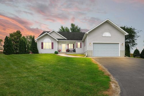 W11025 Glen Dr, Beaver Dam, WI, 53916-9154 | Card Image