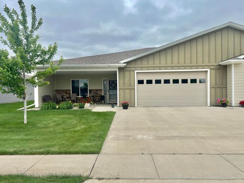 1715 20th Ave Se, ABERDEEN, SD, 57401-5019 | Card Image