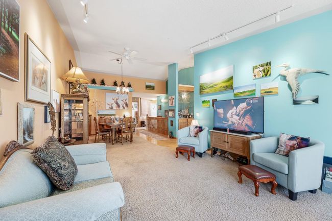 19 Sunrise Way, Home with 3 bedrooms, 3 bathrooms and 4 parking in Priddis Greens AB | Image 20