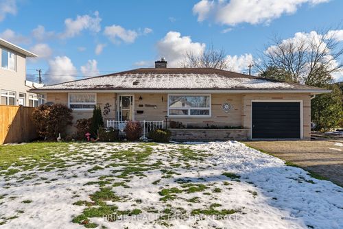 376 William St, Huron, ON, N0M1S2 | Card Image