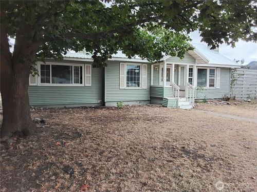 910 Dogwood St, Oroville, WA, 98844-9117 | Card Image