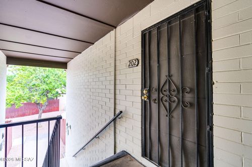 g-202-1366 S Avenida Polar, Tucson, AZ, 85710-5269 | Card Image