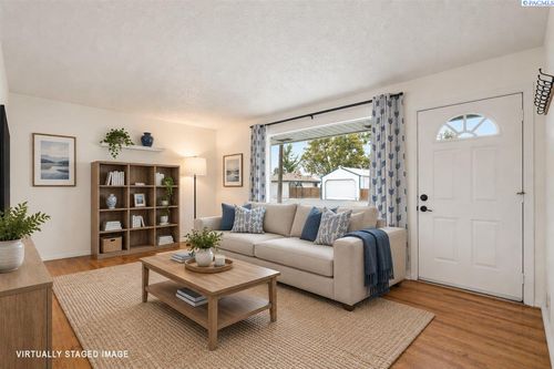 2035 Blue Ave, Richland, WA, 99354-2262 | Card Image