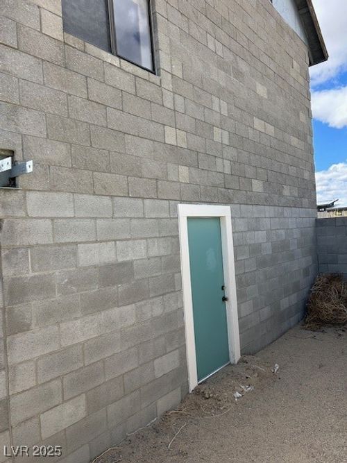 200 Mountain Water Ranch Rd, Dyer, NV, 89010-8605 | Card Image