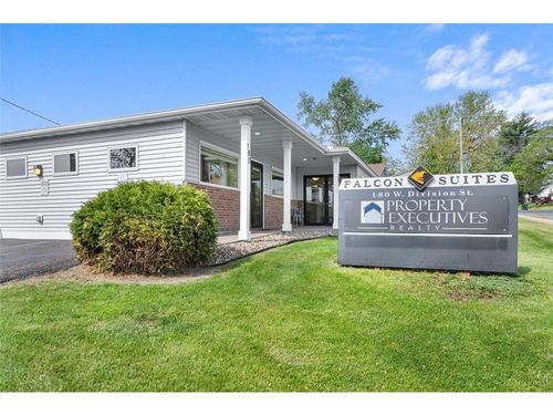 180 W Division St, RIVER FALLS, WI, 54022-2149 | Card Image