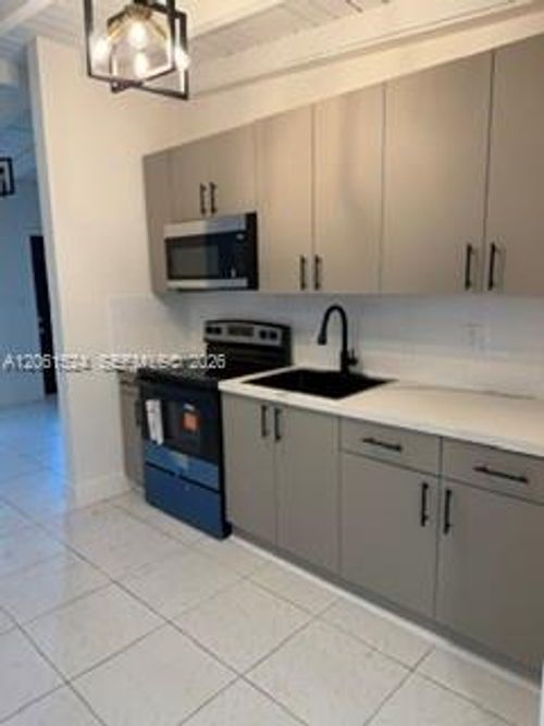 6110 Monroe St, Hollywood, FL, 33023-1359 | Card Image