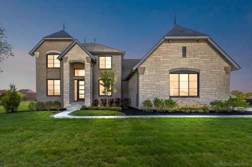 42528 Saddle Ln, Sterling Heights, MI, 48314-2927 | Card Image