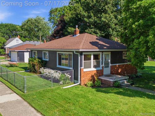 1 May St, Mount Clemens, MI, 48043-1619 | Card Image