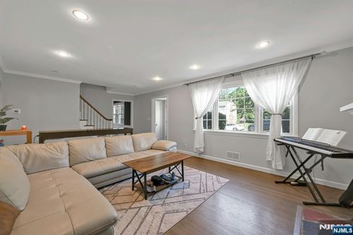 205 Elizabeth St, Oradell, NJ, 07649-2608 | Card Image