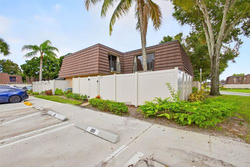 7228 72nd Way, West Palm Beach, FL, 33407-6731 | Card Image