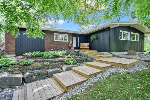 1063 Island View Dr, Manotick, ON, K4M1J8 | Card Image