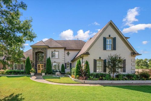 609 Ridge Springs Rd, Collierville, TN, 38017-8527 | Card Image
