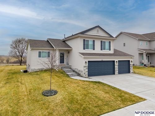 8020 S 200th St, Gretna, NE, 68028-4674 | Card Image