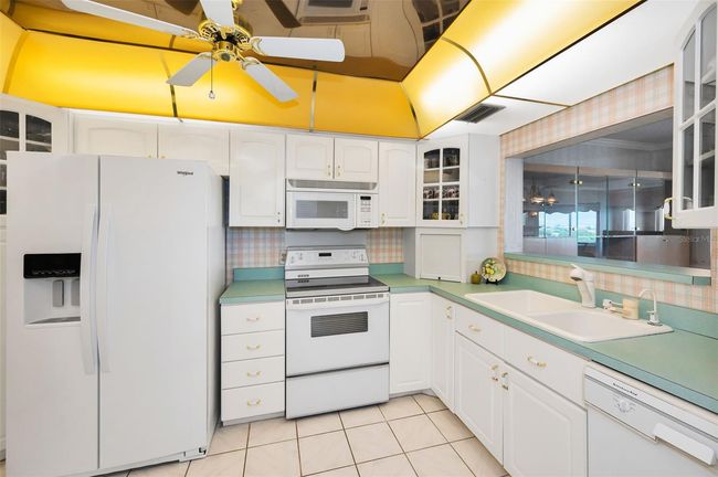 Kitchen with a water View | Image 30