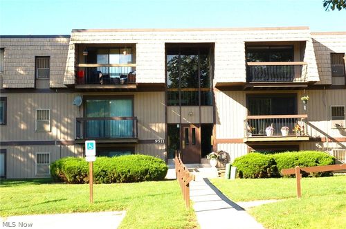 9511 Sunrise Blvd, North Royalton, OH, 44133-3429 | Card Image