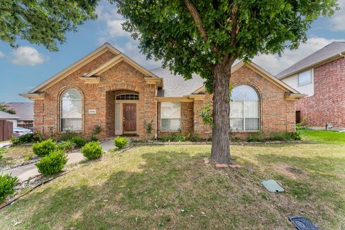 2832 Bluffview Dr, Lewisville, TX, 75067-3840 | Card Image