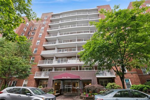 707-110-20 71st Rd, Forest Hills, NY, 11375 | Card Image