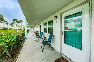 8 - 5267 81st Street N, Condo with 2 bedrooms, 1 bathrooms and null parking in St Petersburg FL | Image 3