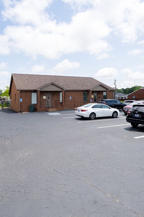 b-2104 Park Plaza Dr, Springfield, TN, 37172-3937 | Card Image