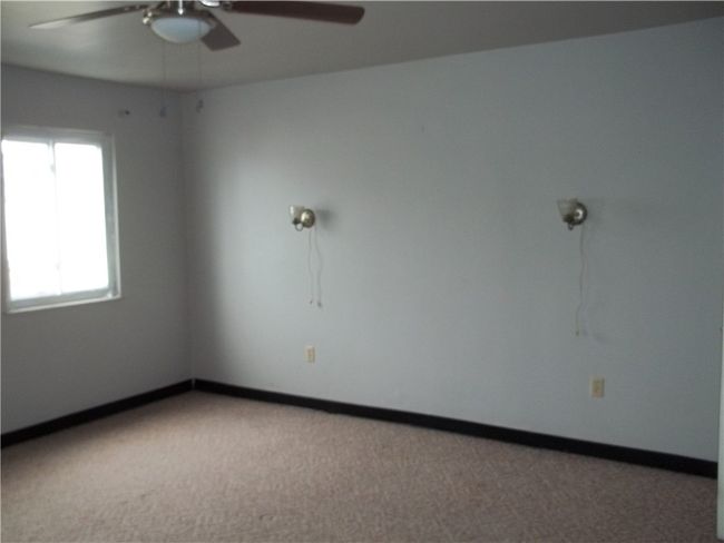 223 Ella St, House other with 3 bedrooms, 2 bathrooms and 4 parking in Bloomfield PA | Image 16