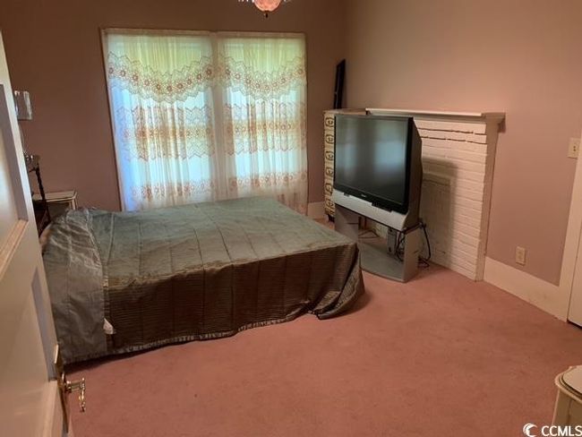 Bedroom with carpet | Image 20