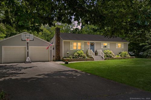 28 Damon Heights Rd, Niantic, CT, 06357-1543 | Card Image