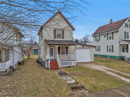 232 2nd St Sw, Brewster, OH, 44613-1234 | Card Image