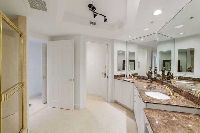 APT-1005 - 1060 Borghese Ln, Condo with 2 bedrooms, 3 bathrooms and null parking in NAPLES FL | Image 16