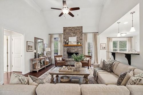 303 Cedar Hollow Ct, Lebanon, TN, 37087-2745 | Card Image