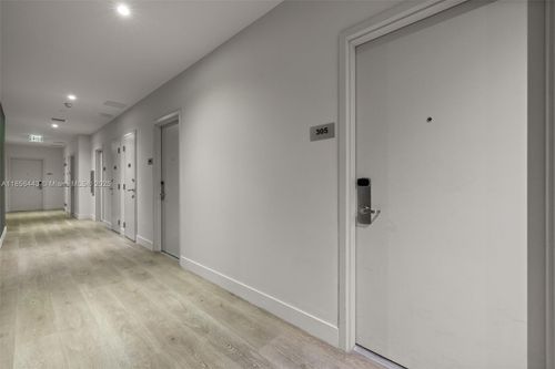 305-239 Sw 9th St, Miami, FL, 33130-3533 | Card Image