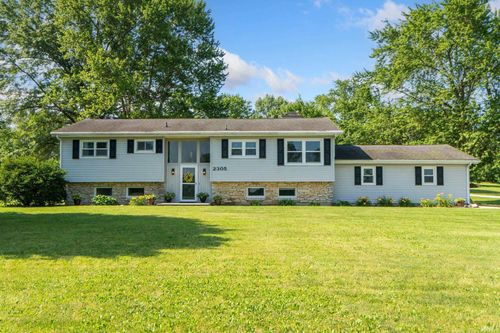 2305 E Taylor St, Huntington, IN, 46750-4006 | Card Image