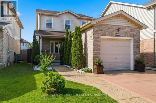 1135 Kimball Cres, London, ON, N6G0A8 | Card Image