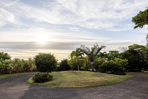 1220 W Kuiaha Rd, Haiku, HI, 96708-5520 | Card Image