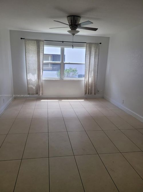 apt-104-241 Se 9th Ave, Pompano Beach, FL, 33060-7336 | Card Image