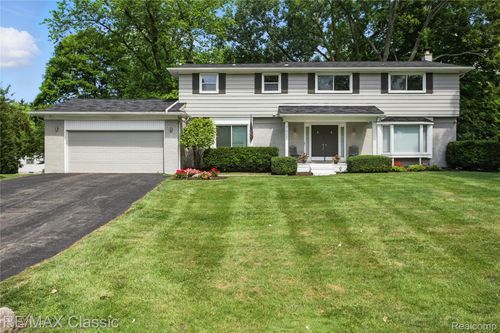 7027 Beverly Crest Dr, West Bloomfield, MI, 48322-3740 | Card Image